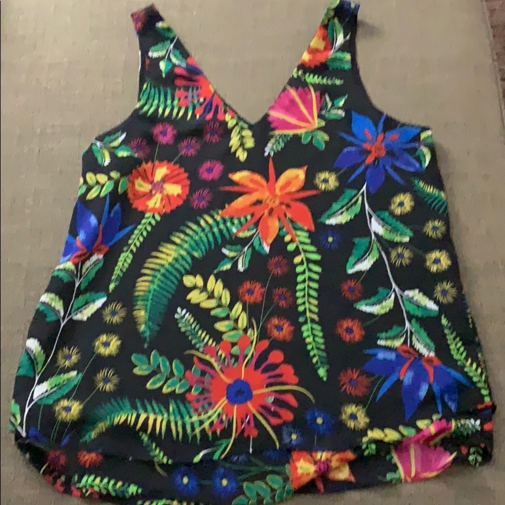 Casual tank top gently used